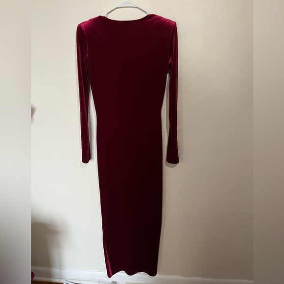 Thigh High Front Slit Velvet Dress - Wine M - Picture 4 of 7